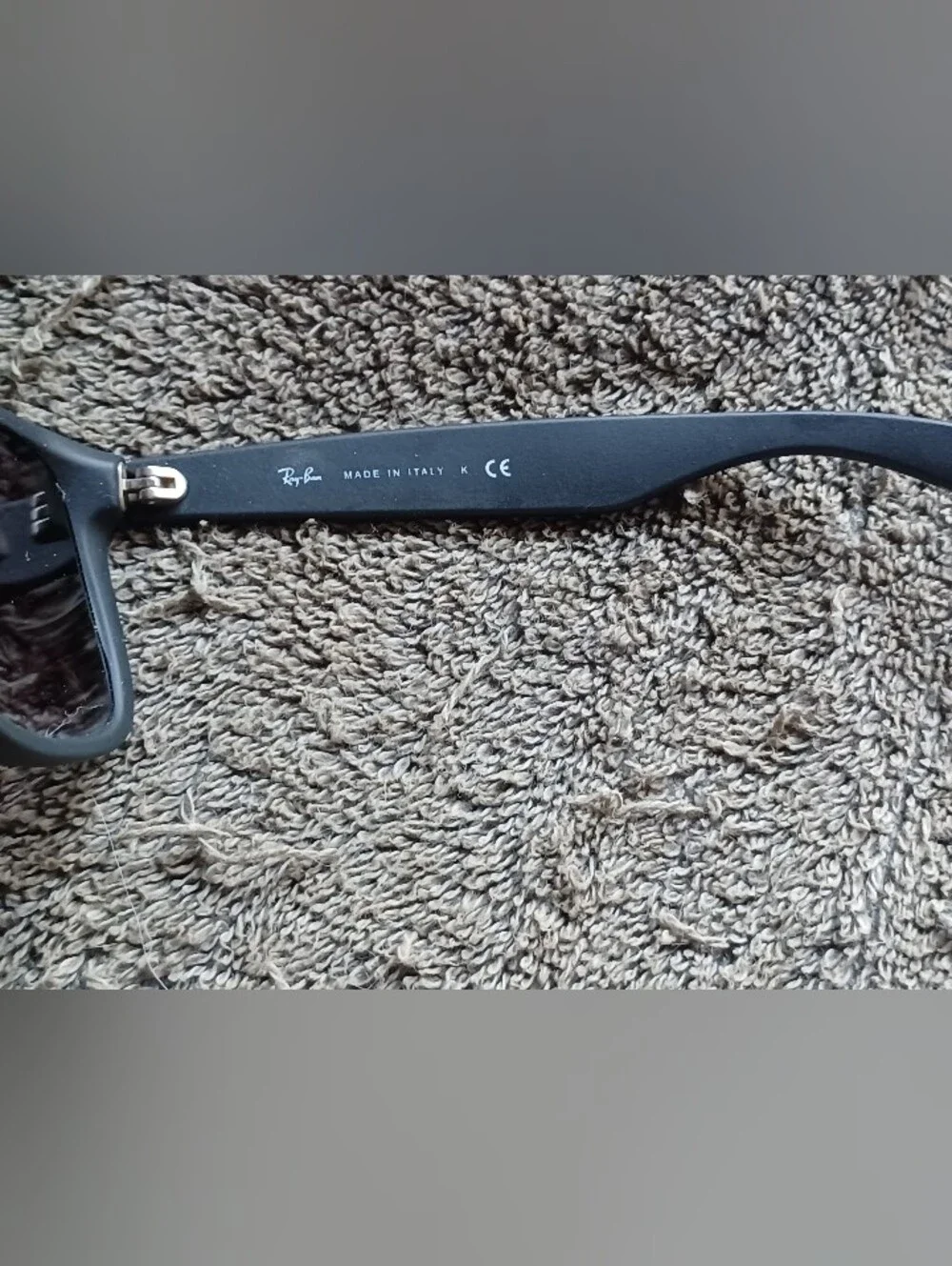 AUTHENTIC RAY-BAN JUSTIN CLASSIC ( UNISEX )